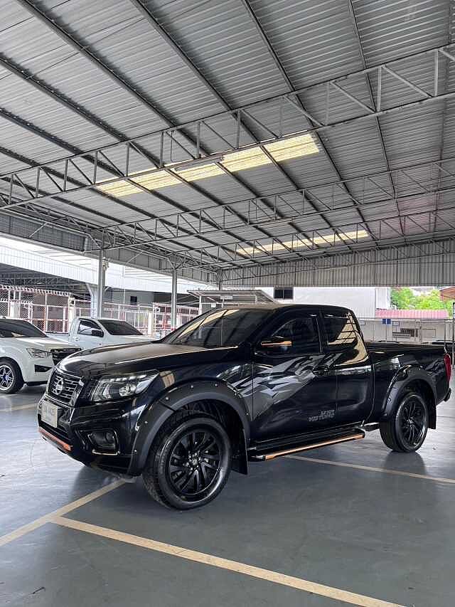 Nissan NP300 2dr Ext. Cab Calibre E 6sp RWD 2.5DCT (Black Edition)