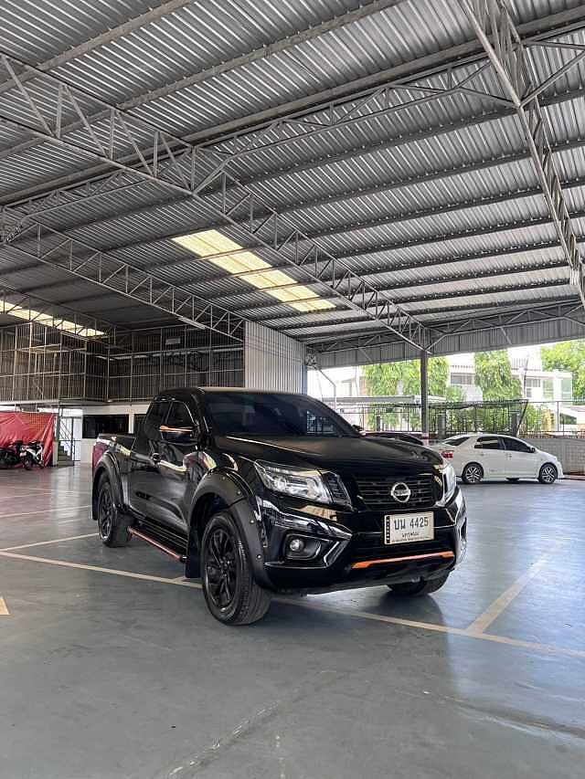 Nissan NP300 2dr Ext. Cab Calibre E 6sp RWD 2.5DCT (Black Edition)
